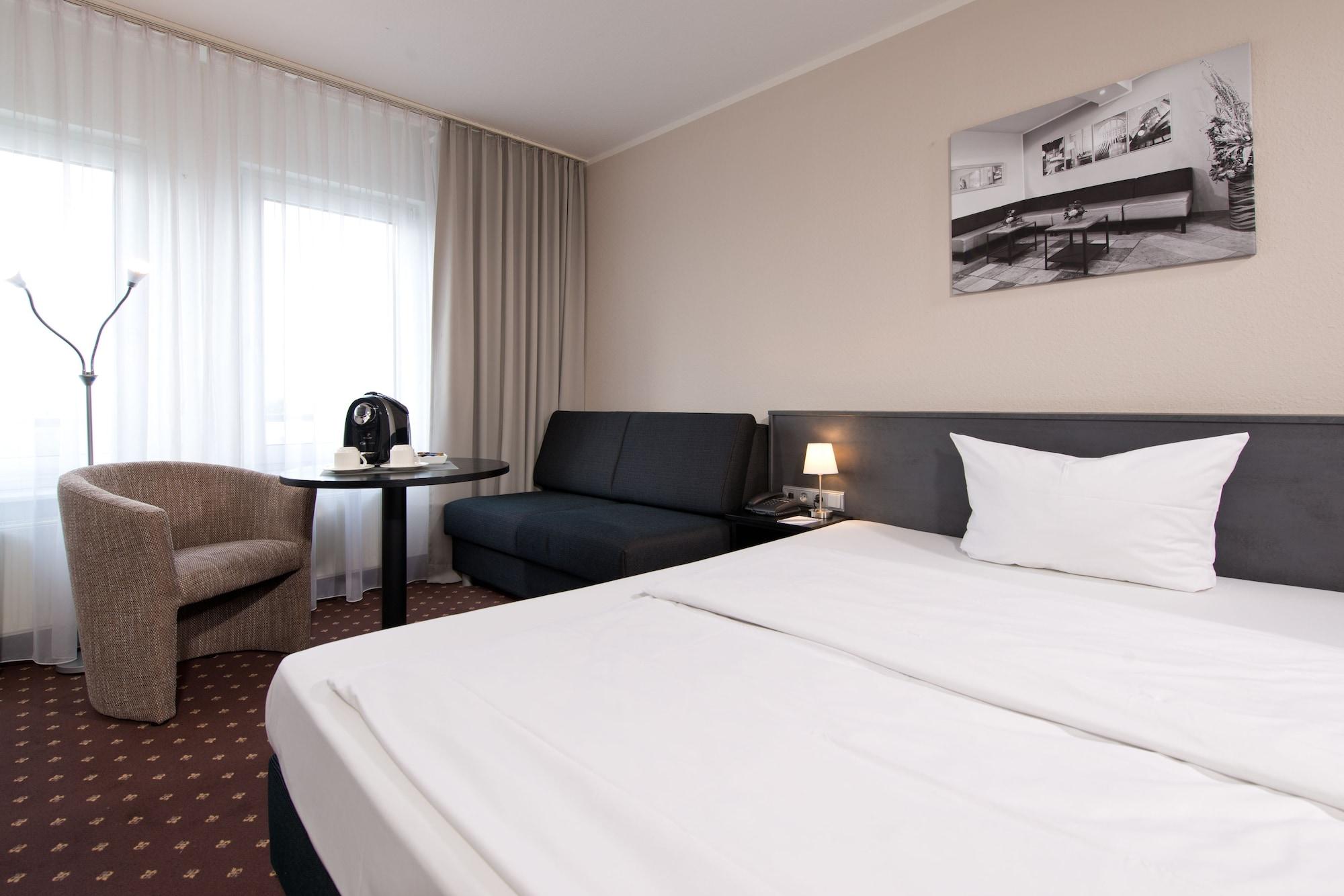 Achat Hotel Хоккенхайм Экстерьер фото