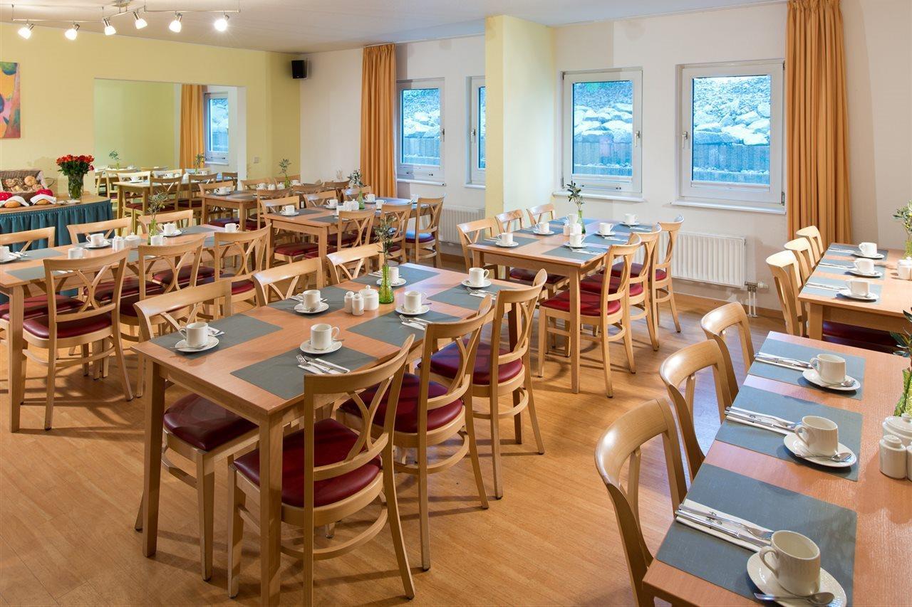Achat Hotel Хоккенхайм Экстерьер фото