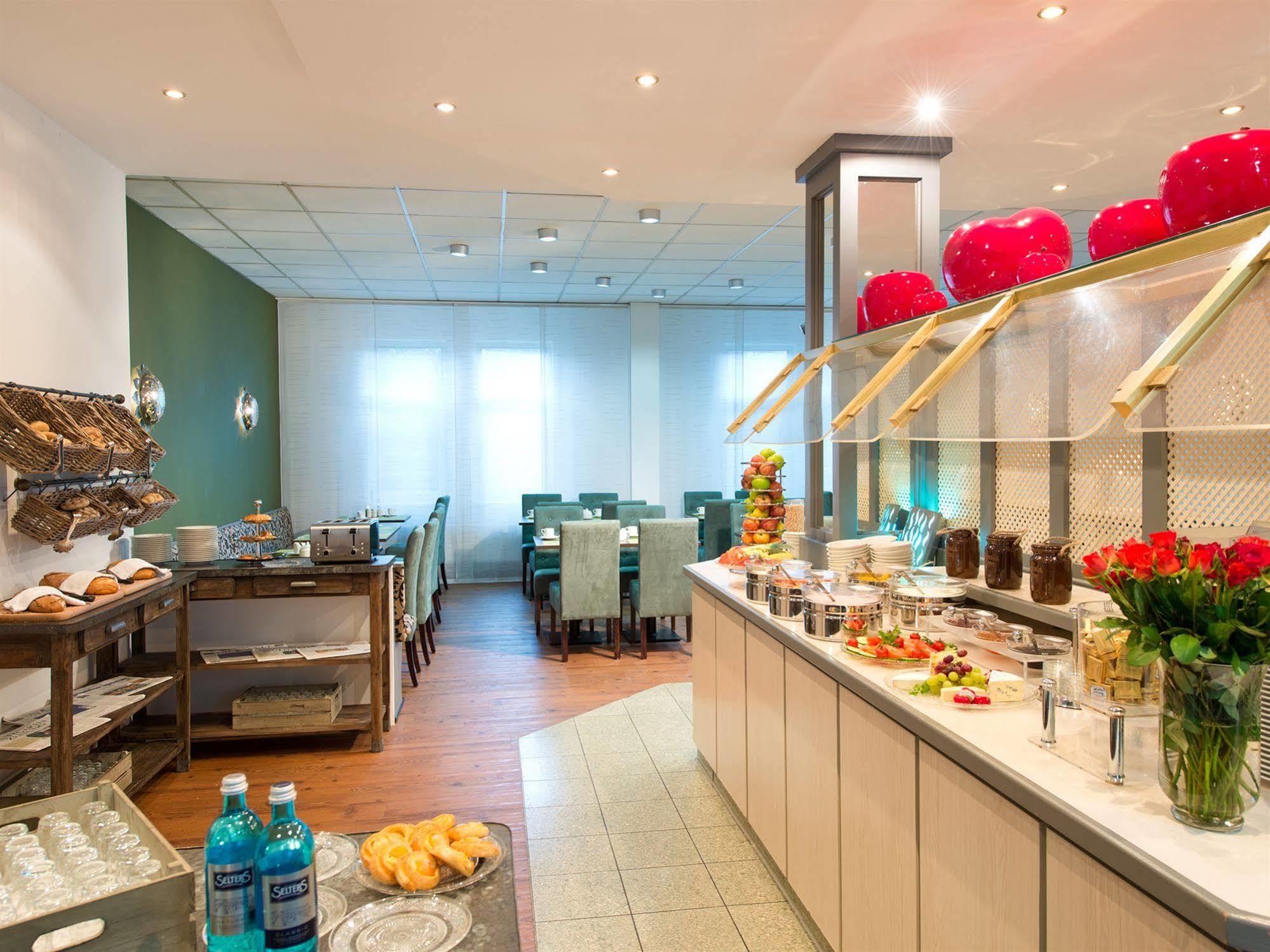 Achat Hotel Хоккенхайм Экстерьер фото